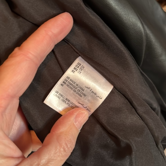 Faux leather motorcycle jacket I no longer wear.inside tag cut off - Picture 2 of 3